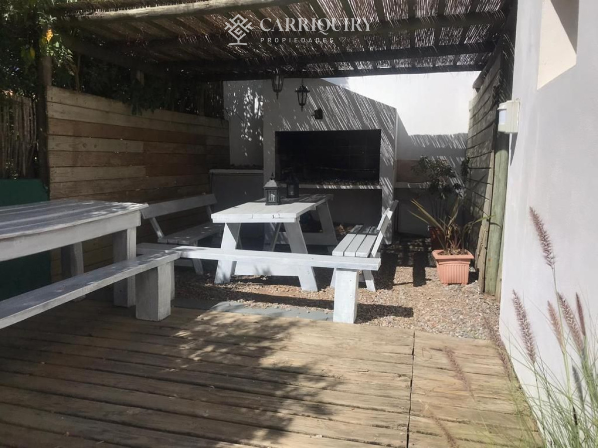 Casa ID.3622/Casa-en-alquiler-temporario-Montoya-5-dormitorios - Casa en venta Montoya 5 dormitorios Vista al mar