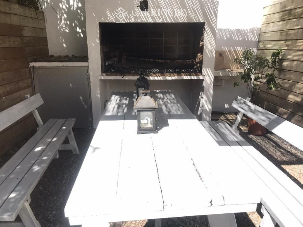 Casa ID.3622/Casa-en-alquiler-temporario-Montoya-5-dormitorios - Casa en venta Montoya 5 dormitorios Vista al mar