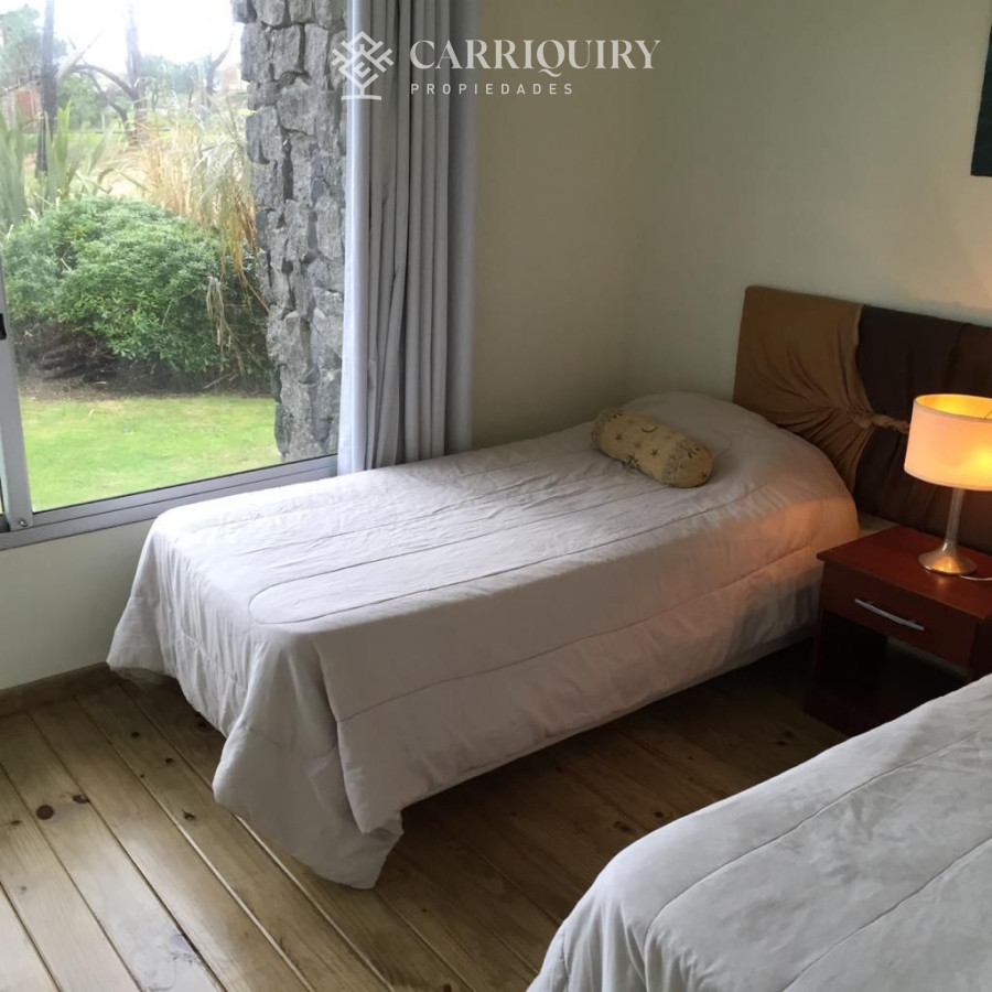 Casa ID.3622/Casa-en-alquiler-temporario-Montoya-5-dormitorios - Casa en venta Montoya 5 dormitorios Vista al mar