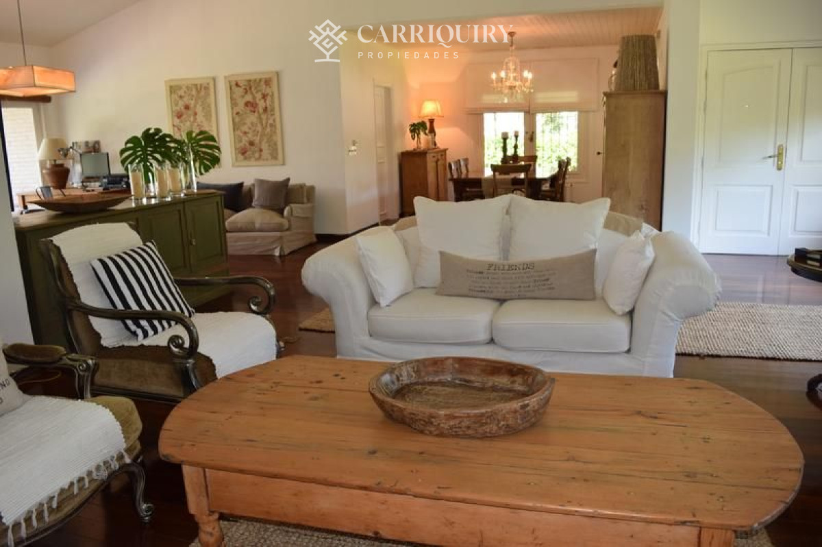 Casa ID.4055/Casas-en-Alquiler--Carriquiry--Propiedades - Casa en venta Cantegril 4 dormitorios