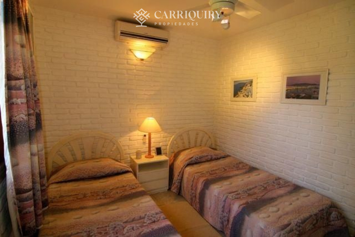 Casa ID.4077/Punta-del-Este,-gran-residencia-en-mansa,-6-dormitorios-y-piscina-climatizada. - Casa en venta Playa Mansa 4 dormitorios