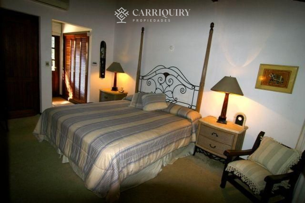 Casa ID.4077/Punta-del-Este,-gran-residencia-en-mansa,-6-dormitorios-y-piscina-climatizada. - Casa en venta Playa Mansa 4 dormitorios