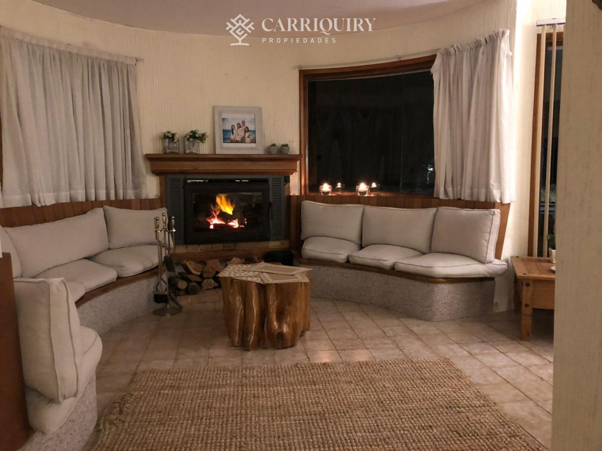 Casa ID.4259/Casa-en-venta-Montoya-6-dormitorios - Casa en venta Lugano 5 dormitorios