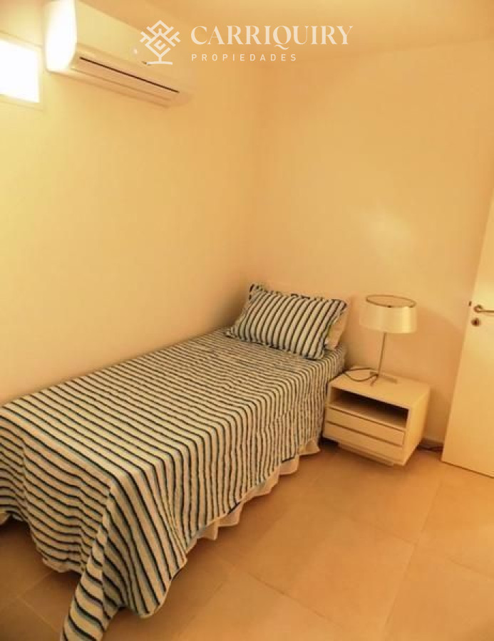 Casa ID.675 - Casa en venta Playa Mansa 4 dormitorios