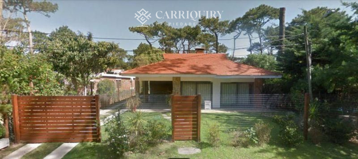 Casa ID.961/Casa-3-dormitorios-en-alquiler-temporario-Playa-Mansa- - Casa en alquiler temporario Playa Mansa 3 dormitorios