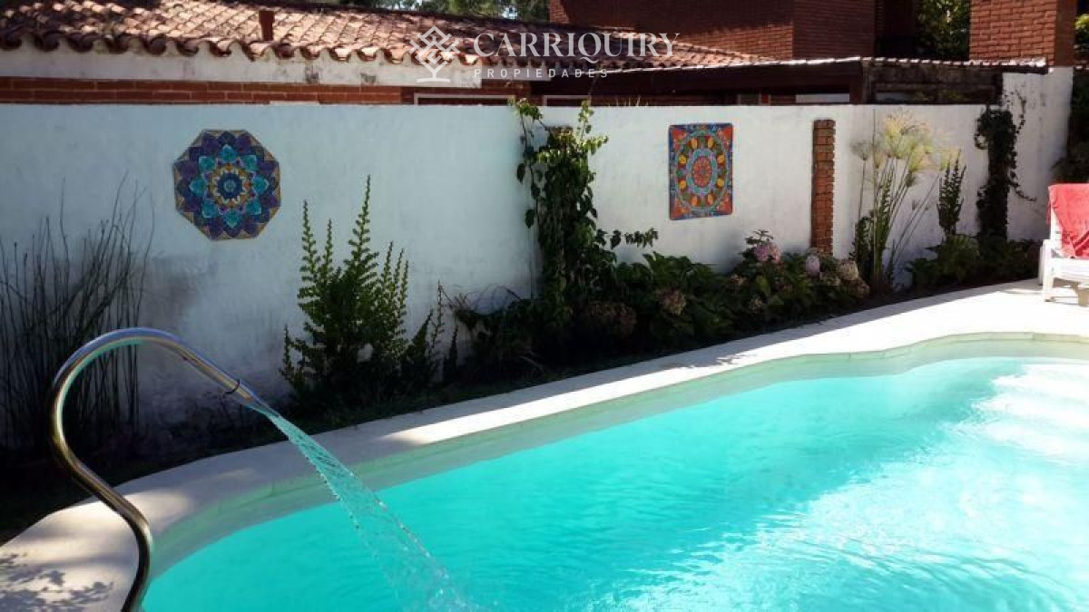 Casa ID.961/Casa-3-dormitorios-en-alquiler-temporario-Playa-Mansa- - Casa en alquiler temporario Playa Mansa 3 dormitorios