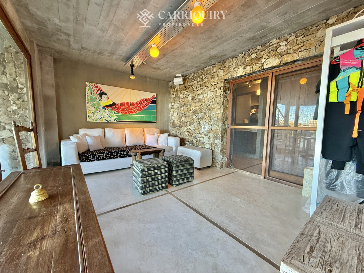 Casa ID.9058/Oportunidad-en-venta-a-estrenar-a-300-mtrs-del-Mar-En-La-Barra-- - Casa Principal con 3 dormitorios, Pisicina, Gimnasio y vista al mar en Mannatiales - El Chorro