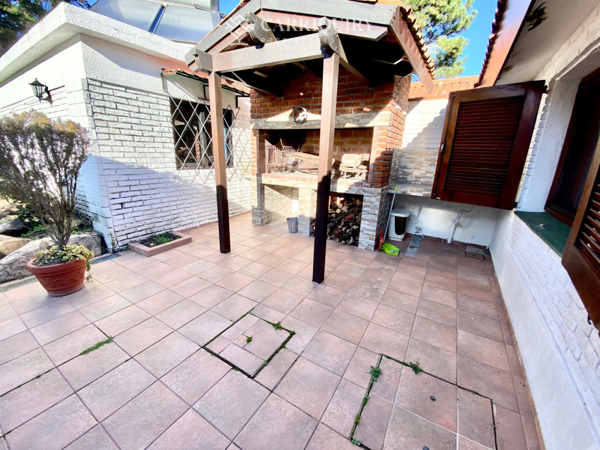 Casa ID.7989/Casa-en-La-Barra - Alquiler Casa  3 dormitorios mas dependencia San Rafael (Punta del Este)