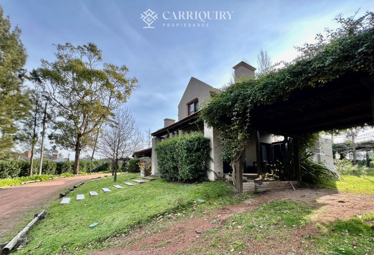 Casa ID.6809 - CASA EN VENTA 2 DORMITORIOS BARRIO PRIVADO PARQUE PINARES PUNTA DEL ESTE