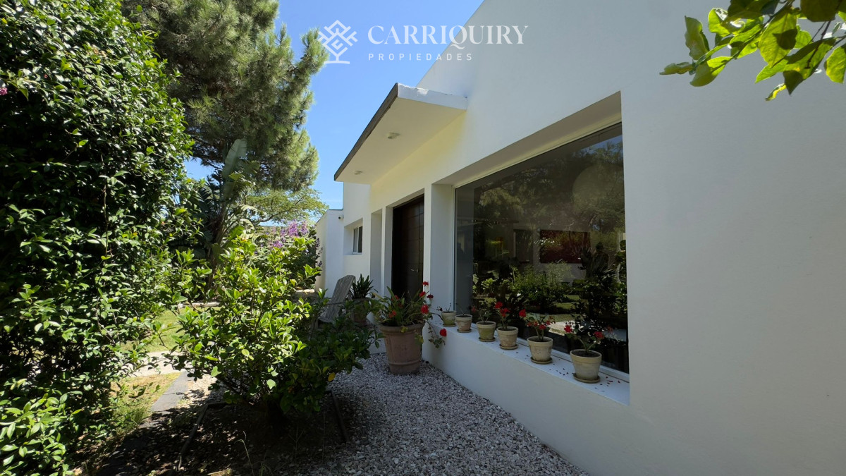 Casa ID.1222/Casa-en-alquiler-temporario-La-Juanita-3-dormitorios - Casa en alquiler temporario Lugano 3 dormitorios