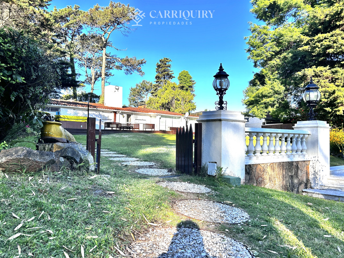Casa ID.9270/Venta-Casa-4-dormitorios-en-Santa-Monica,-Maldonado - Oportunidad unica frente al golf en punta del este , casa con 4 dormotiros en venta