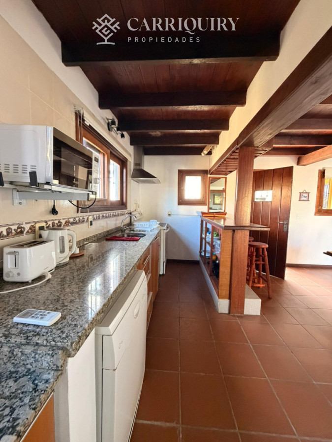 Casa ID.7937/Casa-minimalista-3-dormitorios-en-venta! - Casa con vista al mar