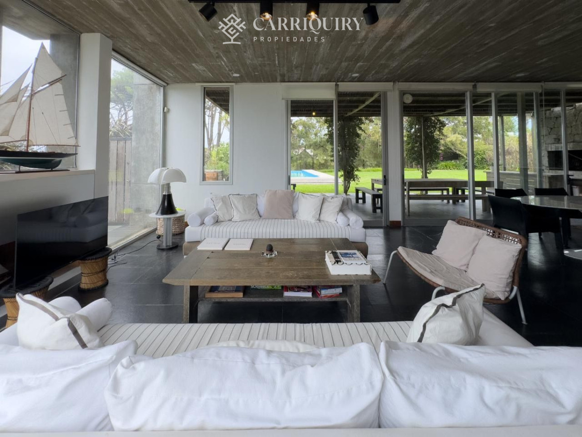 Casa ID.10643/Casa-en-Venta-en-parada-10-de-la-mansa,-4000mts-de-terreno- - Casa Paloma — moderna casa de 3 dormitorios en Rincón del Indio