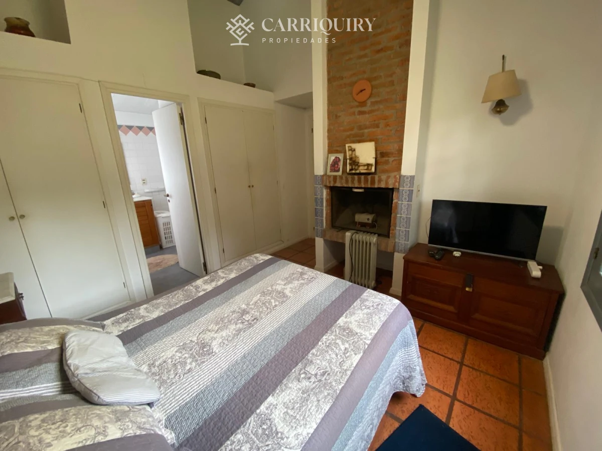 Casa ID.8253/Casa-2-dormitorios-en-Playa-Mansa,-parrillero,-piscina-y-jacuzzi. - Casa en alquiler Paradas Playa Brava Punta del este