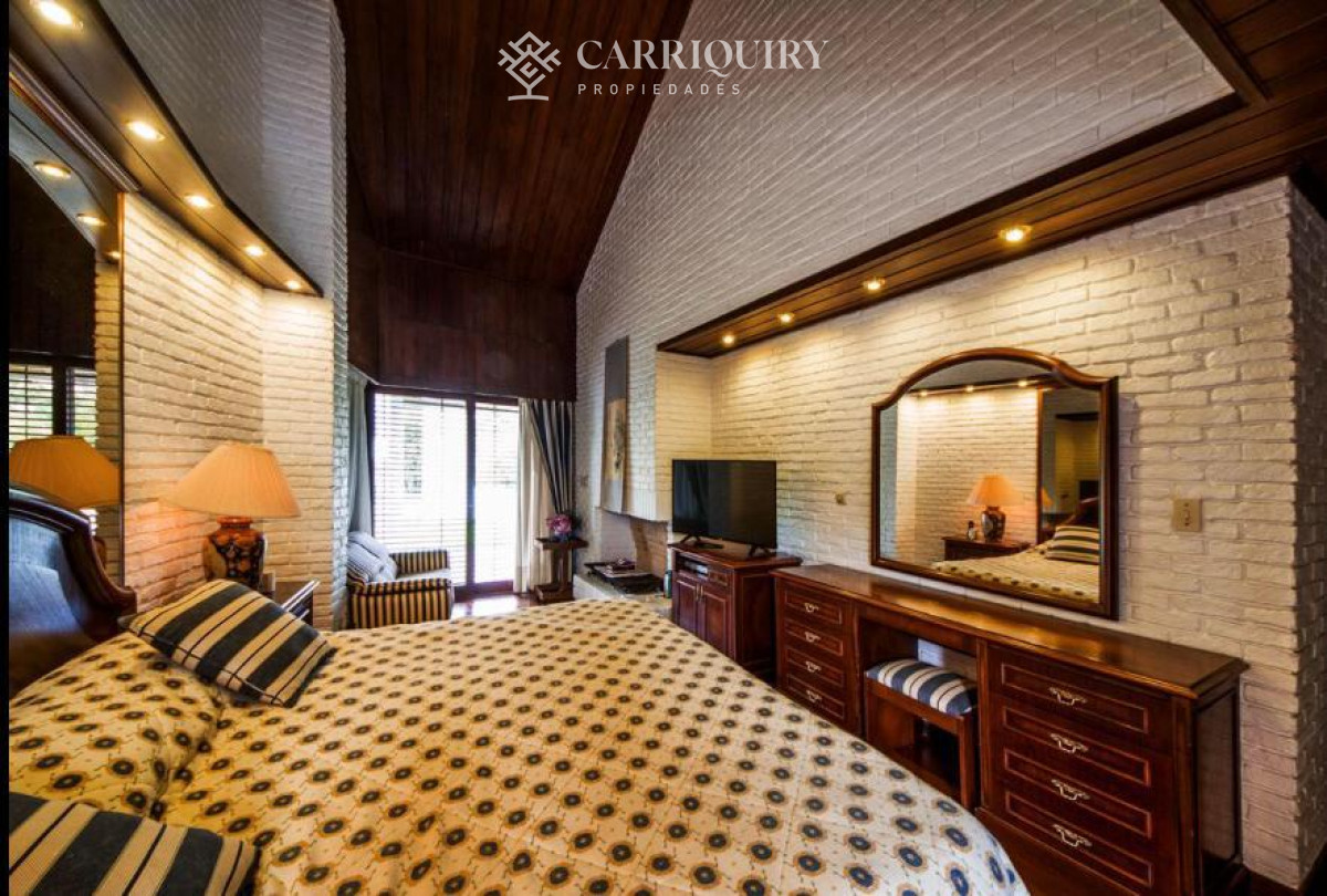 Casa ID.8802 - Excelente casa en venta de 5 dormitorios en Playa Mansa