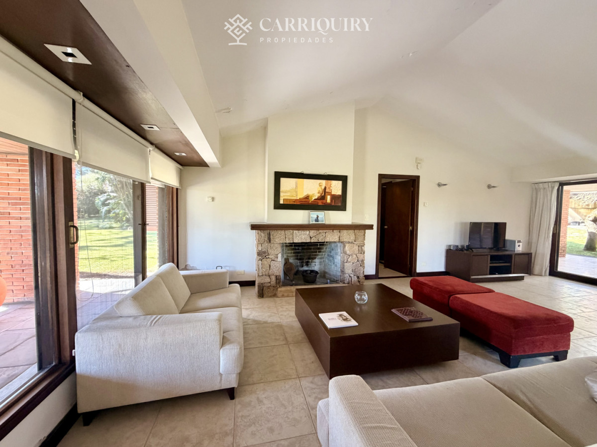 Casa ID.10637 - Casa en Venta en Playa Mansa sobre Avenida Cabildo