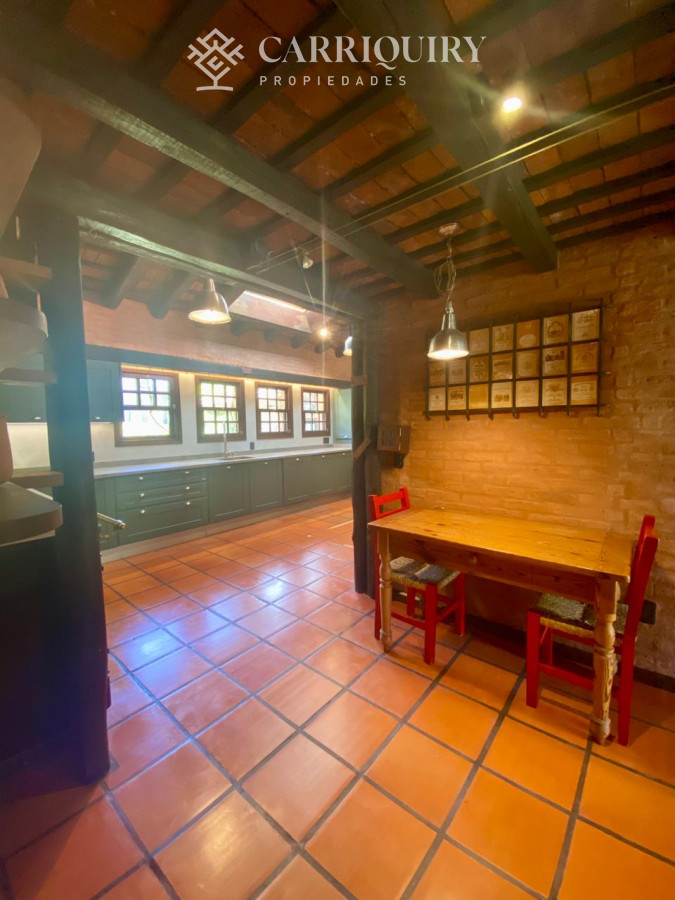 Casa ID.9040/Casa-amplia-de-4-dormitorios-en-suite-y-dependencia-de-servicio.-La-Barra--Montoya- - Casa en alquiler 4 dormitorios y dependencia. Piscina climatizada en Montoya