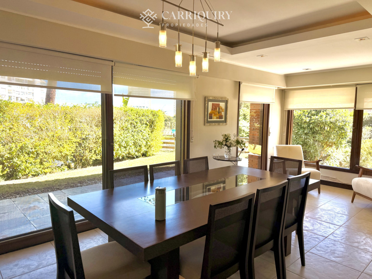 Casa ID.10637 - Casa en Venta en Playa Mansa sobre Avenida Cabildo