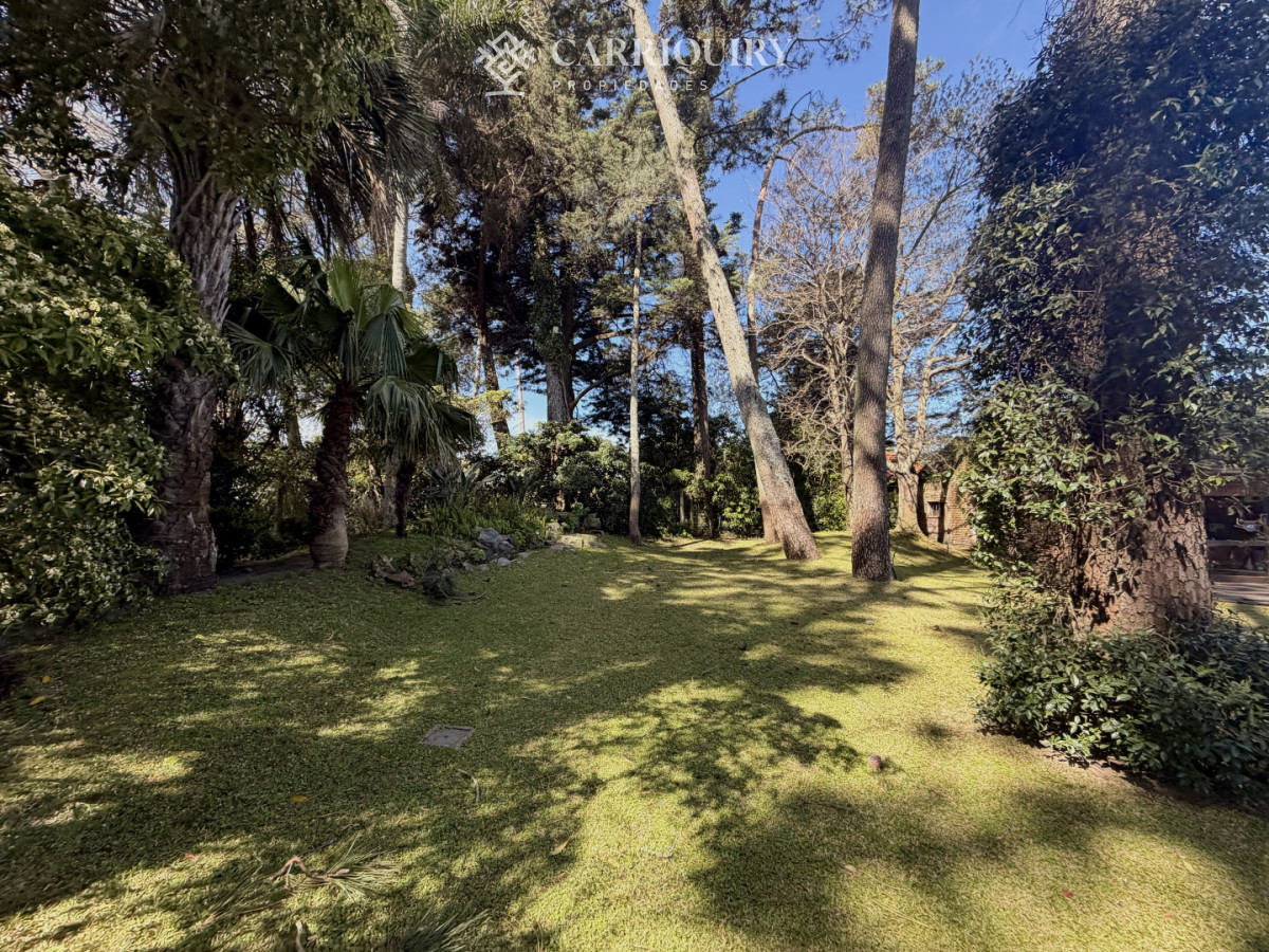 Casa ID.10637 - Casa en Venta en Playa Mansa sobre Avenida Cabildo
