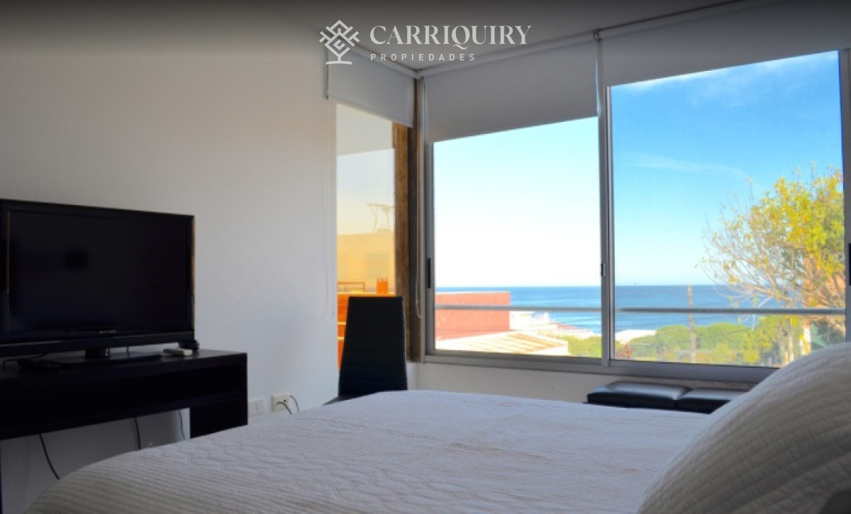 Casa ID.8111/Casa-de-tres-dormitorios-a-metros-del-mar-en-Manantiales-con-piscina-y-parrillero. - Alquiler de casa en manantiales de 3 dormitorios y 2 baños. Piscina y parrillero