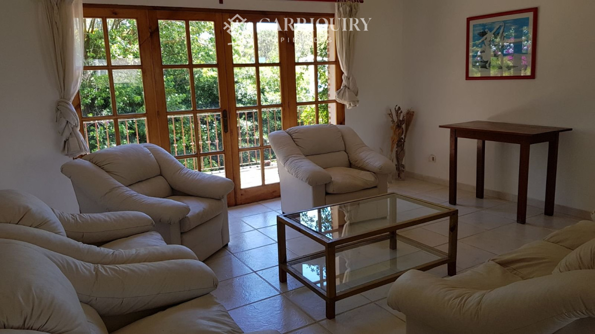 Casa ID.8019/Casa-en-alquiler-2-dormitorios-la-barra - Alquiler casa en La Barra. 5 dormitorios y 4 baños