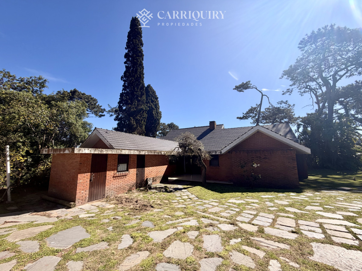 Casa ID.10637 - Casa en Venta en Playa Mansa sobre Avenida Cabildo