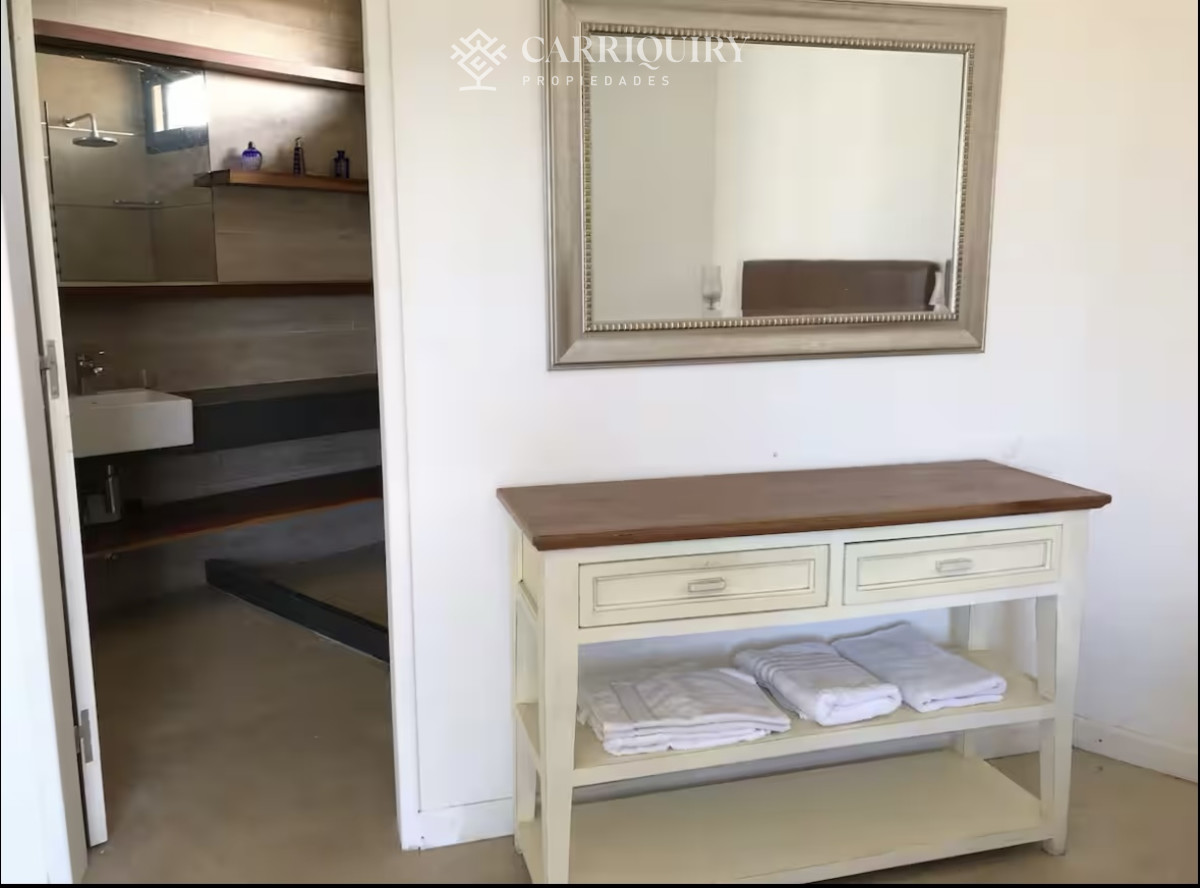 Casa ID.9014 - Casa a la venta en Santa Monica, 3 dormitorios en suite