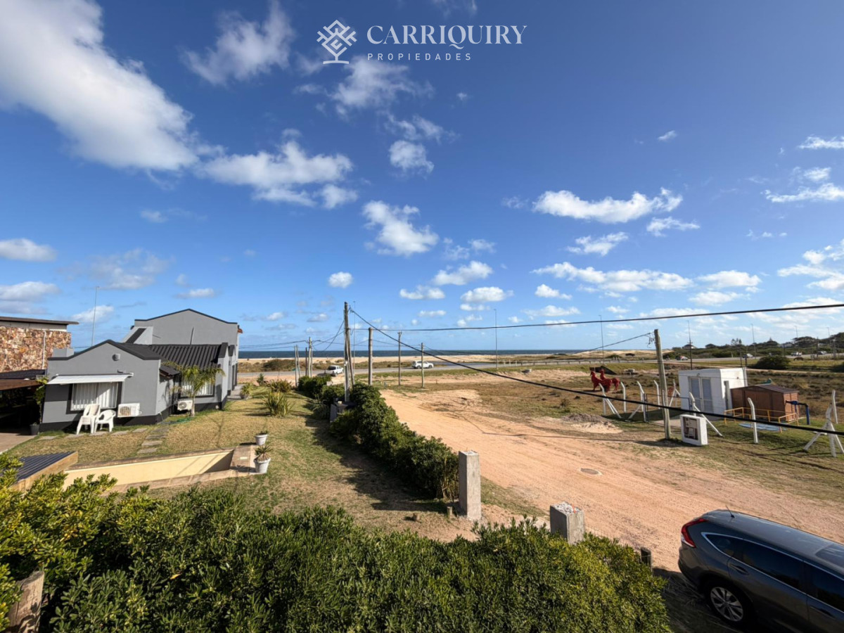 Casa ID.7937/Casa-minimalista-3-dormitorios-en-venta! - Casa con vista al mar