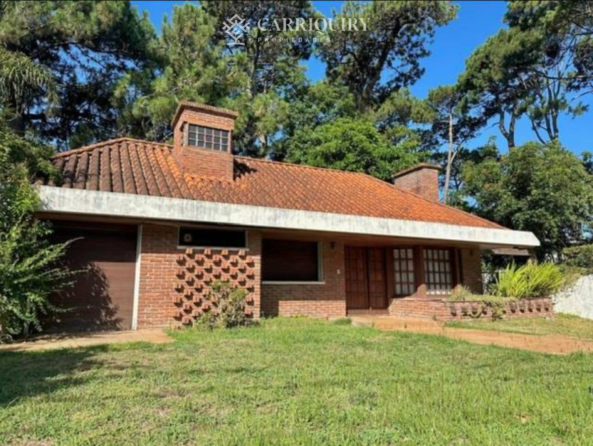 Casa ID.9875 - OPORTUNIDAD CASA EN VENTA 4 DORMITORIOS EN BARRIO CANTEGRIL 