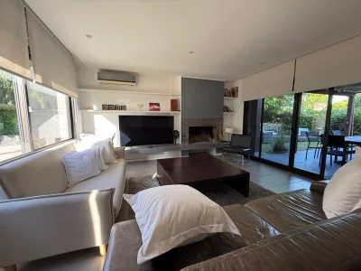 Alquiler temporario en excelente casa de 2 dormitorios en barrio privado en Pinares