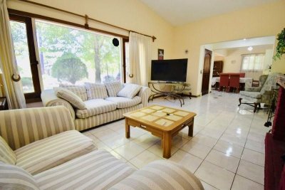 Casa en alquiler temporario Playa Mansa 3 dormitorios