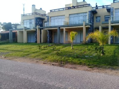 Casa en alquiler temporario Manantiales 3 dormitorios