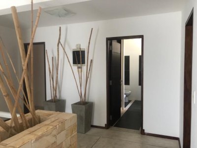 Alquiler de casa en manantiales de 3 dormitorios y 2 baños. Piscina y parrillero