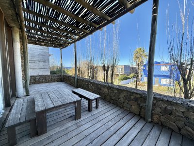 Casa de 2 dormitorios en Suite con piscin y parrillero en El Chorro - Manantiales
