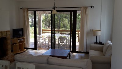 Casa en alquiler en La Barra. 3 dormitorios y 2 baños