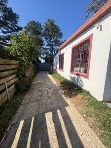 Oportuinda en venta! Casa solida de construccion tradicional en barrio super tranquilo, 3 dormitorios Maldoando Punta del Este