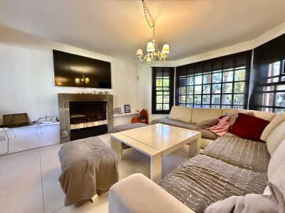 Casa 3 Dormitorios y Piscina Climatizada en Playa Mansa, Punta del Este