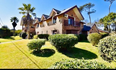 Casa en venta Playa Mansa 7 dormitorios