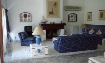 Casa en venta Playa Mansa 4 dormitorios