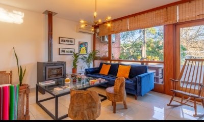 Casa en alquiler en playa mansa - Punta del Este. 3 dormitorios y servicio