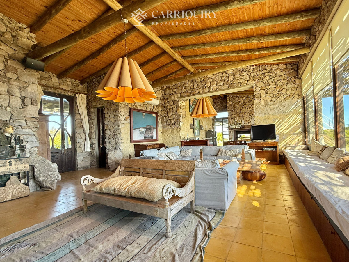Chacra en venta y alquiler en lo alto del Cerro Eguzquiza. 4 dormitorios - GoPunta - Portal Inmobiliario de Punta del Este - Maldonado
