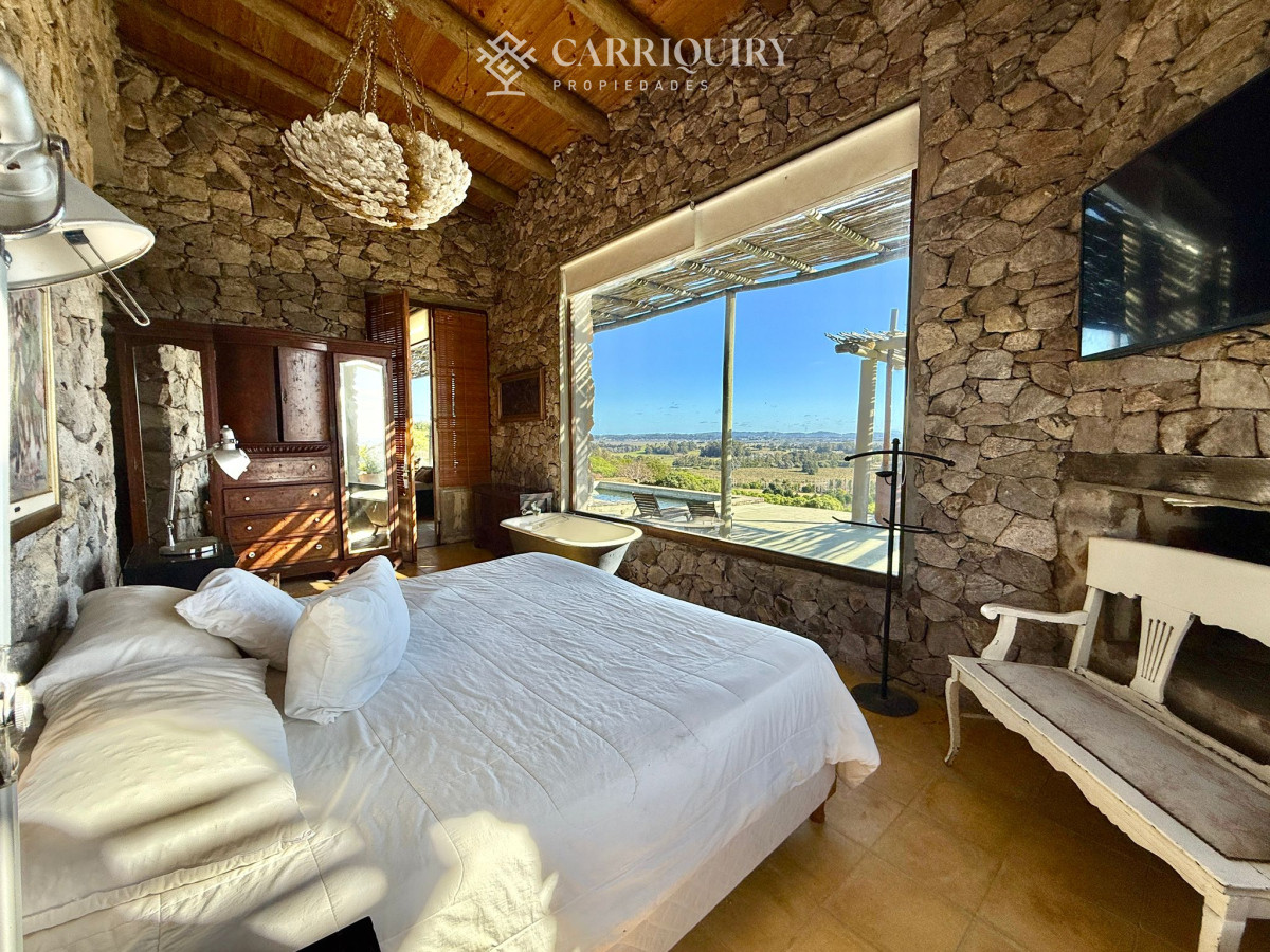 Chacra ID.8928/Chacras-en-Venta--Carriquiry--Propiedades - Chacra en venta y alquiler en lo alto del Cerro Eguzquiza. 4 dormitorios