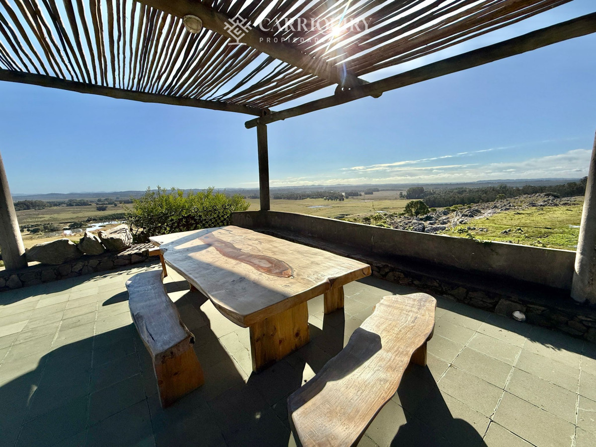 Chacra en venta y alquiler en lo alto del Cerro Eguzquiza. 4 dormitorios - GoPunta - Portal Inmobiliario de Punta del Este - Maldonado