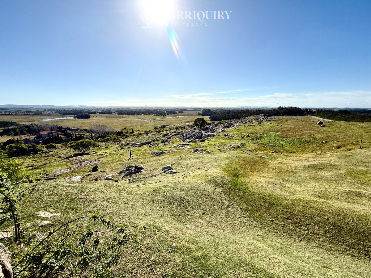 Chacra ID.8928/Chacras-en-Venta--Carriquiry--Propiedades - Chacra en venta y alquiler en lo alto del Cerro Eguzquiza. 4 dormitorios