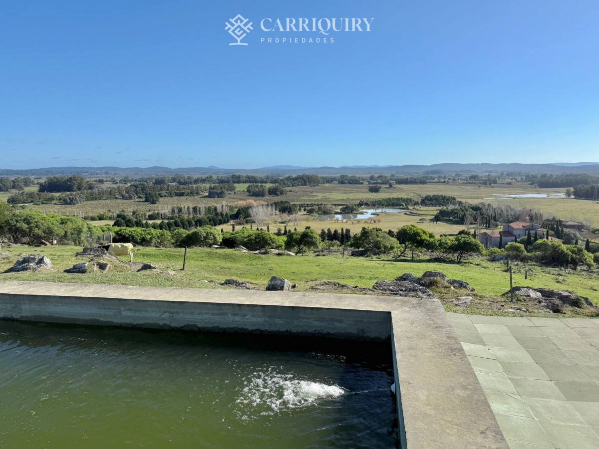 Chacra ID.8928/Chacras-en-Venta--Carriquiry--Propiedades - Chacra en venta y alquiler en lo alto del Cerro Eguzquiza. 4 dormitorios