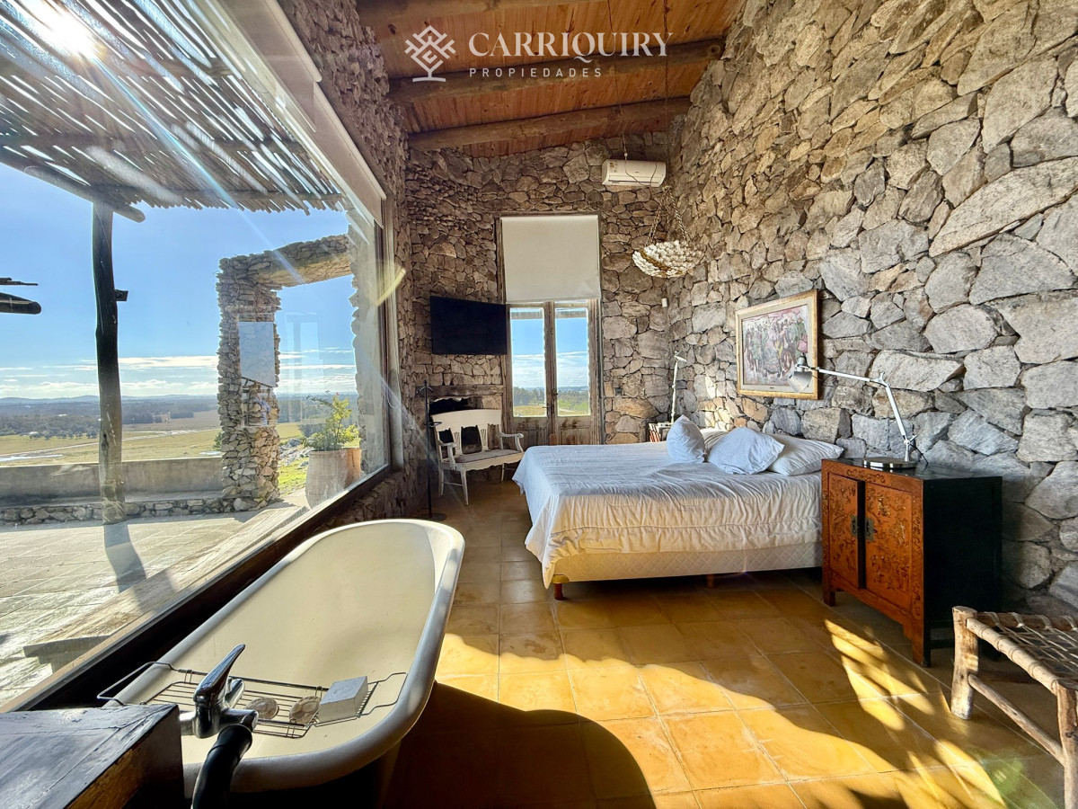 Chacra ID.8928/Chacras-en-Venta--Carriquiry--Propiedades - Chacra en venta y alquiler en lo alto del Cerro Eguzquiza. 4 dormitorios