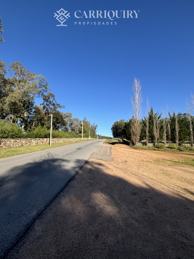 Chacra ID.8589/Chacra-5-has-muy-cerca-de-Ruta-104-y-camino-Egusquiza,-casa-y-piscina.-Consulte!!!! - Venta de 15 chacras por Camino Eguzquiza 