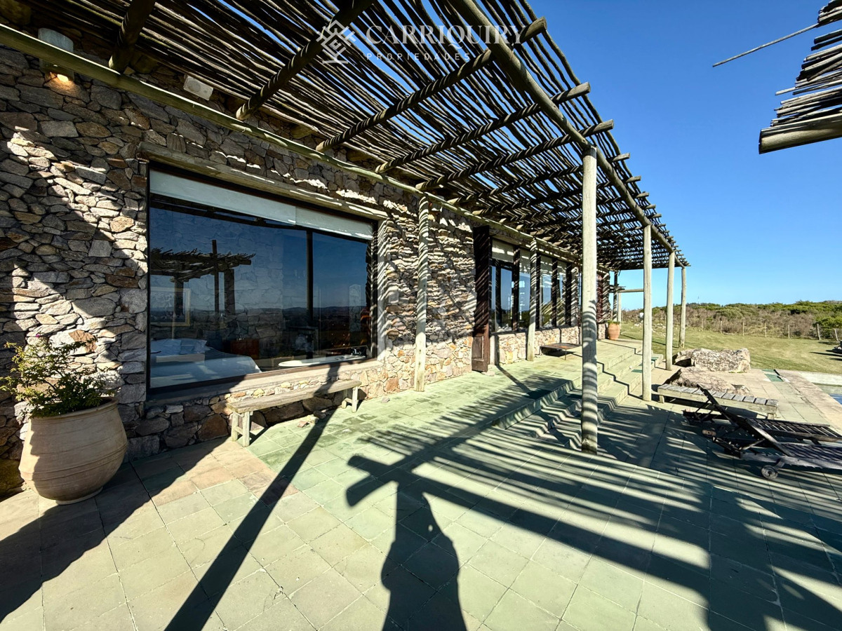 Chacra en venta y alquiler en lo alto del Cerro Eguzquiza. 4 dormitorios - GoPunta - Portal Inmobiliario de Punta del Este - Maldonado