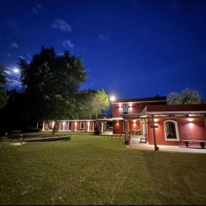 Venta y Alquiler de excelente chacra-hotel en MANANTIALES