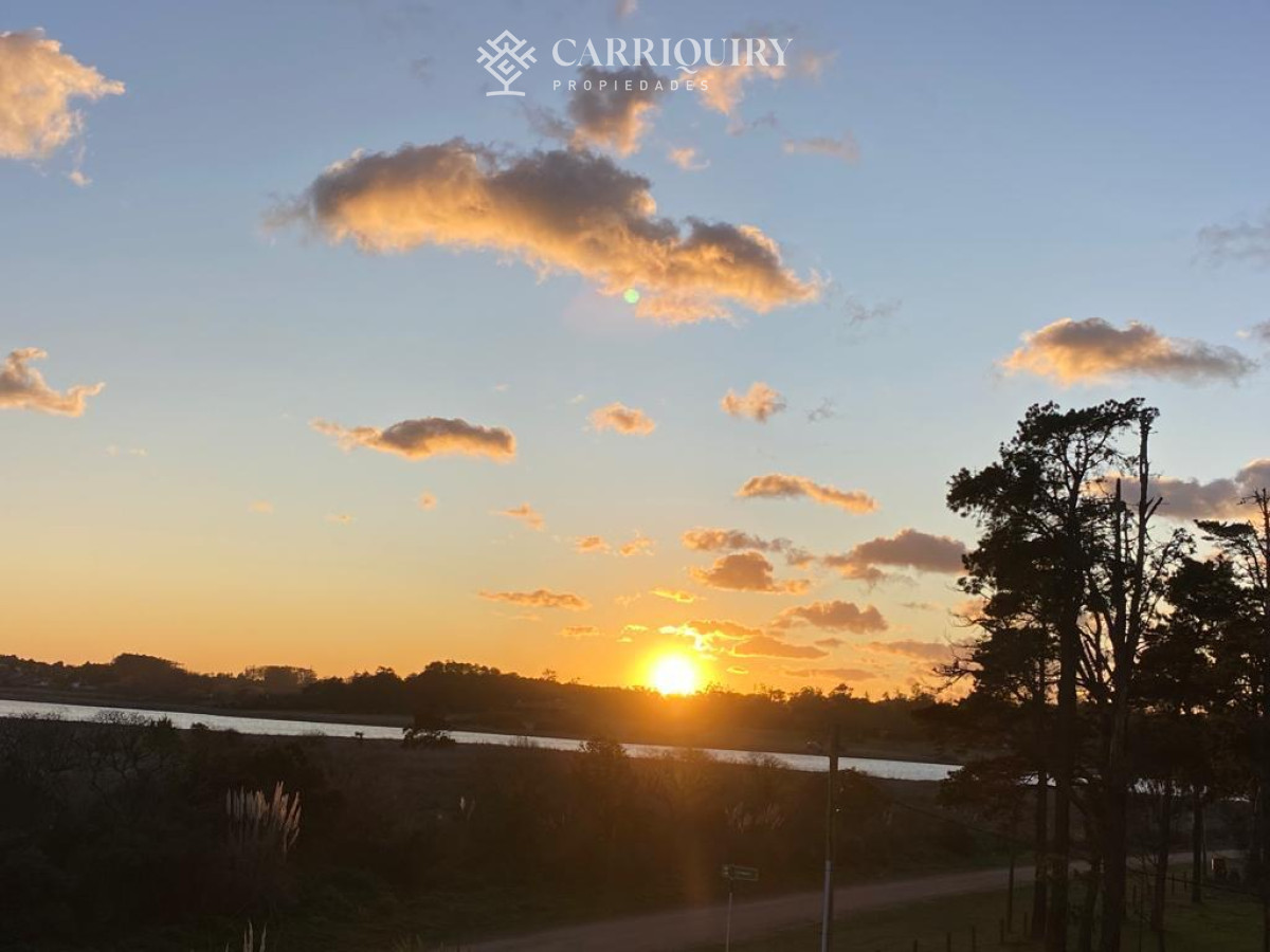Terreno ID.9340/Venta-de-Terreno-en-Rincón-del-Indio,-Punta-del-Este - Último terreno con vista directa a la laguna - 600 m² – listo para construir